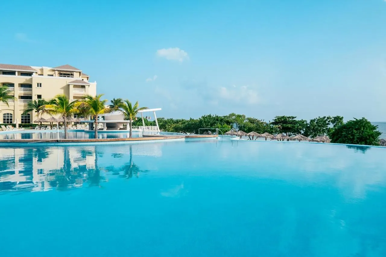 Ośrodek wypoczynkowy Iberostar Waves Rose Hall Beach Montego Bay