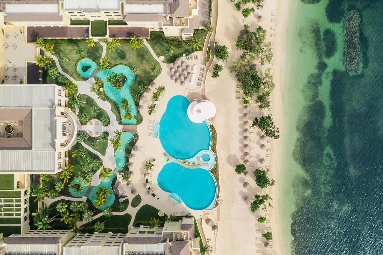 Iberostar Waves Rose Hall Beach Montego Bay 5*,