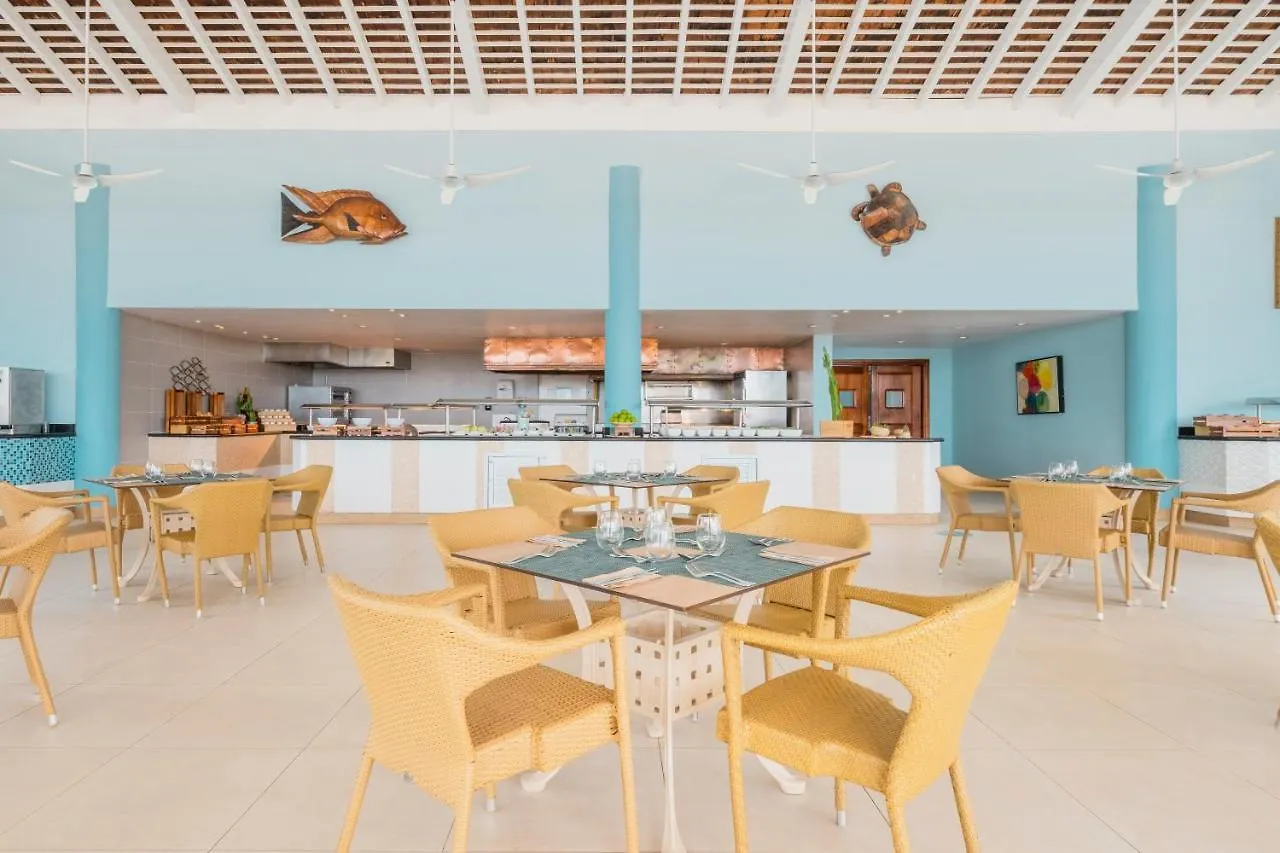 Iberostar Waves Rose Hall Beach 몬테고 베이